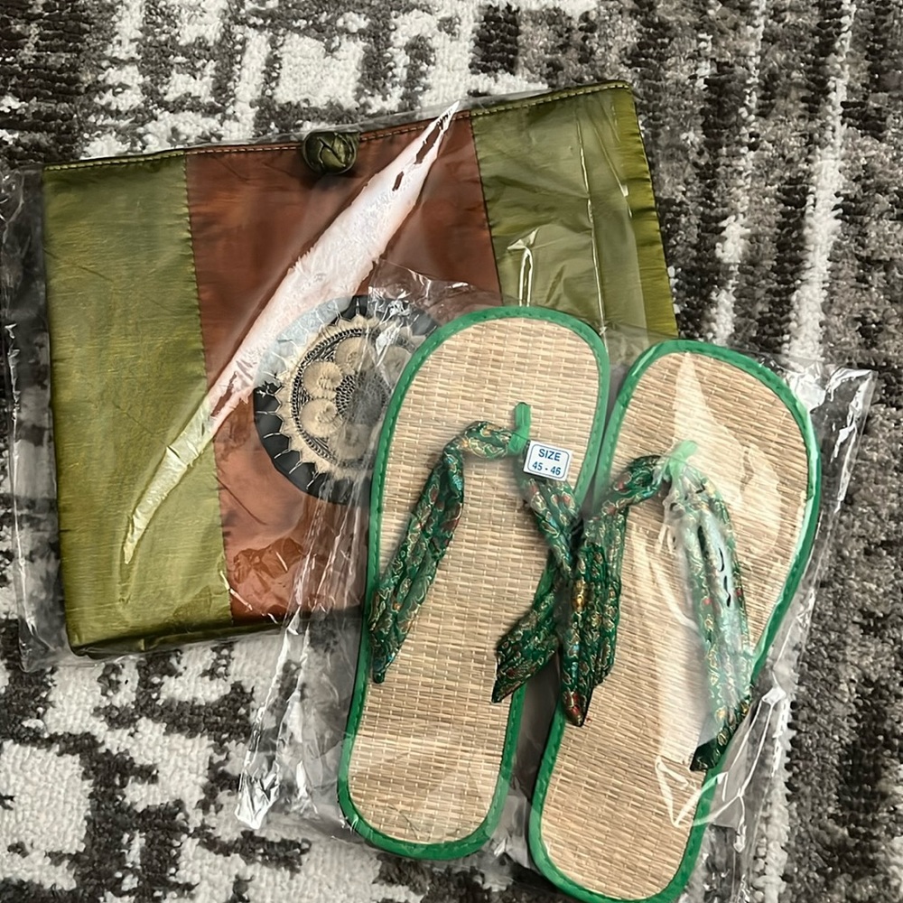 NWOT Vietnamese Slipper and Bag Set